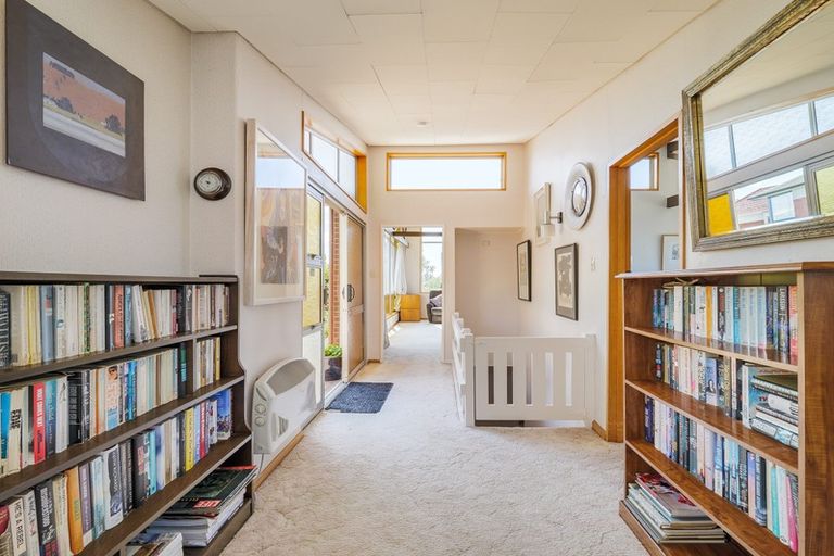 Photo of property in 4 Winston Place, Kew, Dunedin, 9012