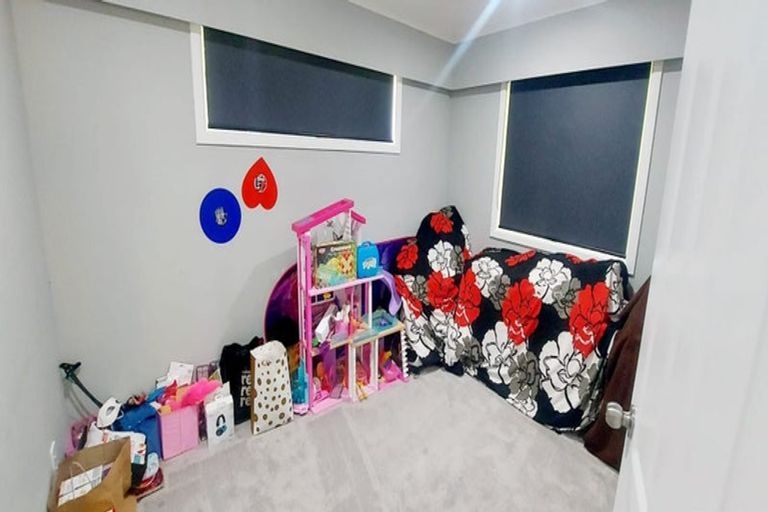 Photo of property in 64 Astley Avenue, New Lynn, Auckland, 0600