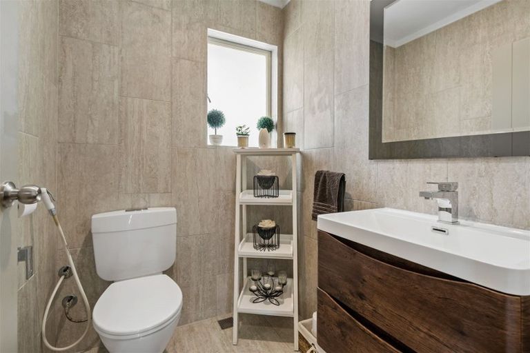 Photo of property in 44 Kohekohe Street, New Lynn, Auckland, 0600