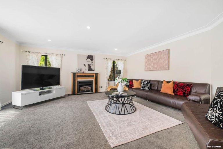 Photo of property in 33 Killybegs Drive, Pinehill, Auckland, 0632