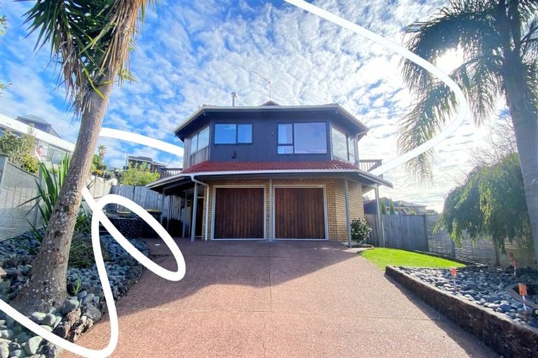 Photo of property in 12 Bragato Place, Chatswood, Auckland, 0626