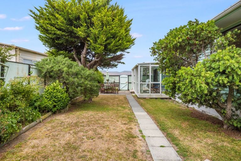 Photo of property in 16 Morning View, Titahi Bay, Porirua, 5022
