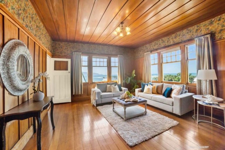 Photo of property in 4 Beach Street, Island Bay, Wellington, 6023