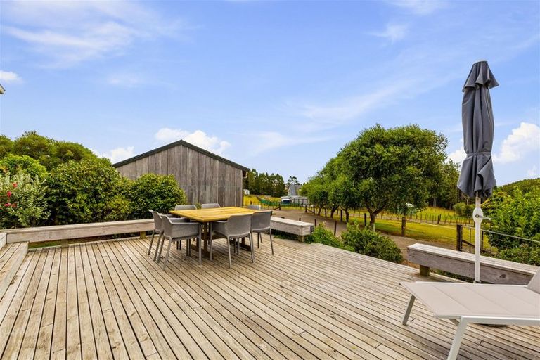 Photo of property in 321 Muriwai Valley Road, Muriwai, Waimauku, 0881