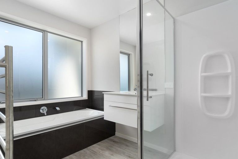 Photo of property in 128 Puhirake Crescent, Pyes Pa, Tauranga, 3112