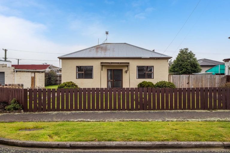 Photo of property in 22 Queen Street, Brighton, Dunedin, 9035