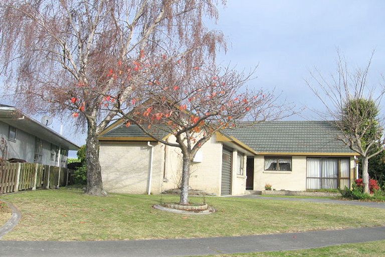 Photo of property in 13 Trigg Crescent, Taradale, Napier, 4112