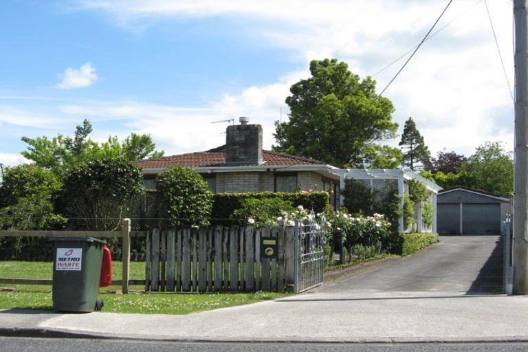 Photo of property in 9 Matua Road, Huapai, Kumeu, 0810
