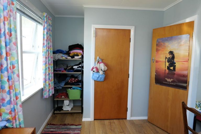 Photo of property in 46 Kaitawa Crescent, Paraparaumu, 5032