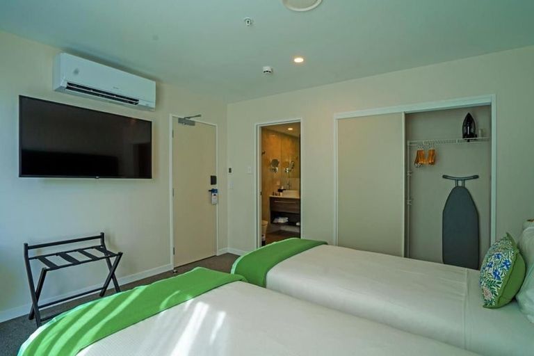 Photo of property in Proximity Apartment Hotel, 172 Thorndon Quay, Pipitea, Wellington, 6011