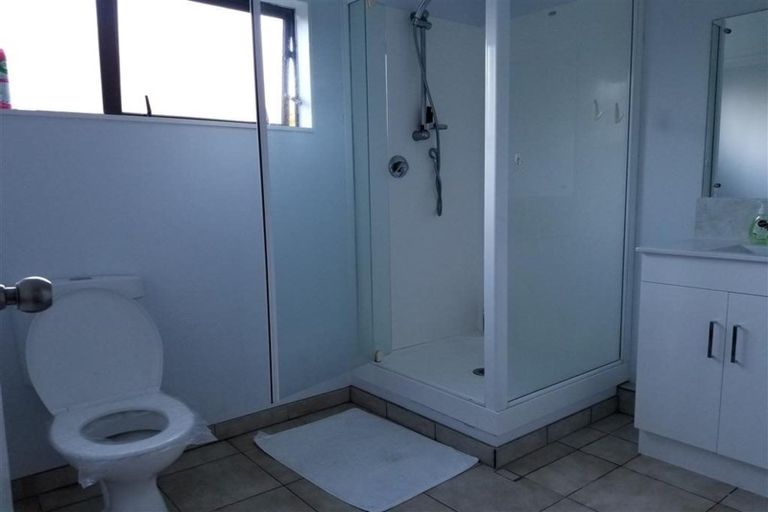 Photo of property in 138 Aviemore Drive, Highland Park, Auckland, 2010