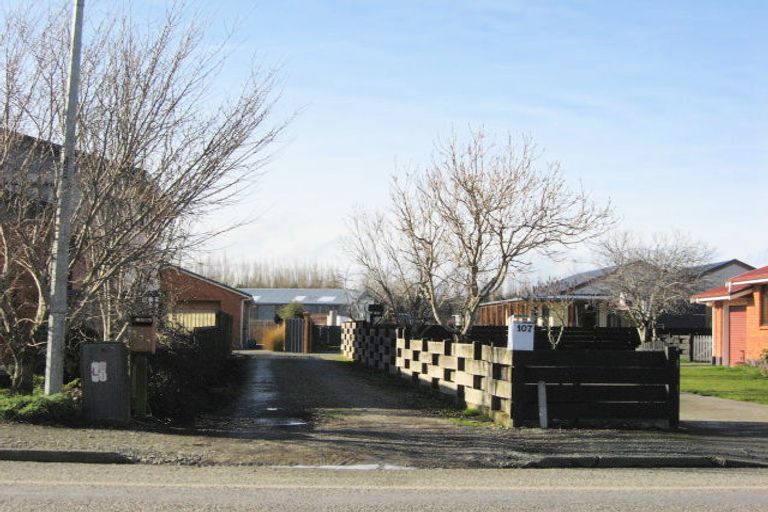 Photo of property in 111 Great North Road, Winton, 9720