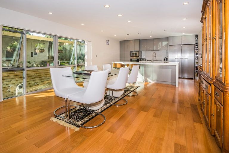 Photo of property in 6a Mchardy Place, Glenfield, Auckland, 0627