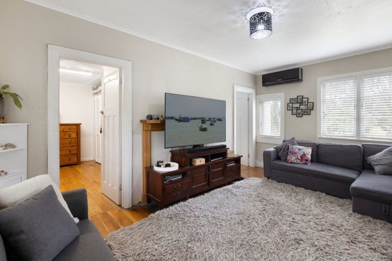 Photo of property in 415 Welcome Bay Road, Welcome Bay, Tauranga, 3175