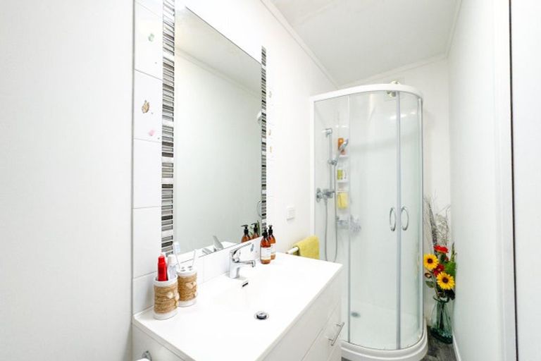 Photo of property in 16 Mcdonald Place, Paeroa, 3600