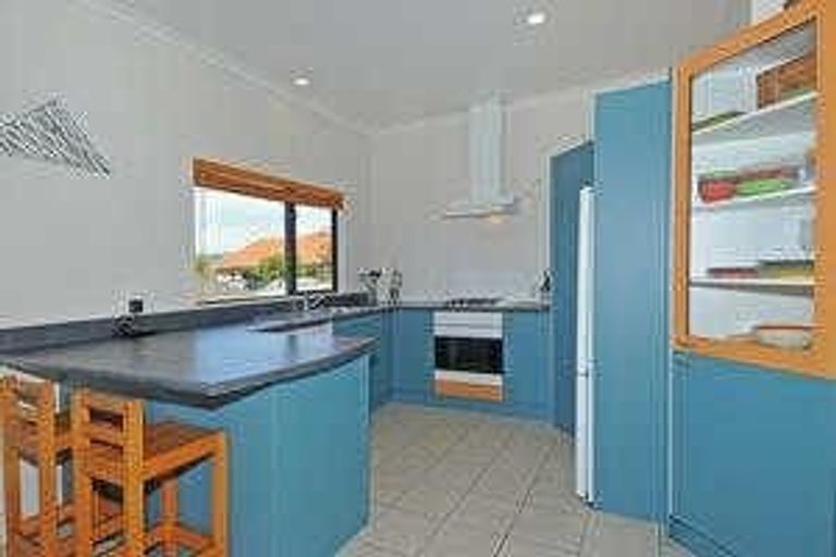 Photo of property in 9a Ormrod Grove, Riverstone Terraces, Upper Hutt, 5018