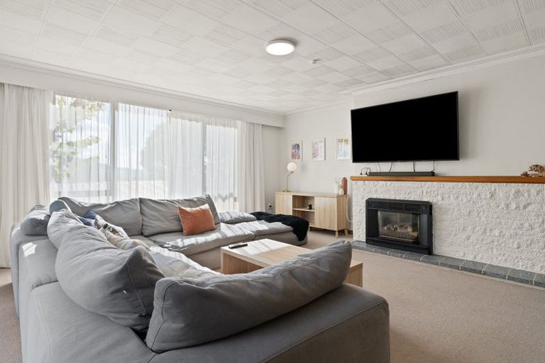 Photo of property in 66 Pioneer Crescent, Helensburgh, Dunedin, 9010