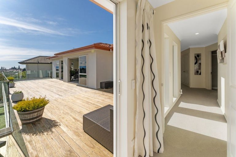 Photo of property in 12 Wiltshire Place, Stoke, Nelson, 7011