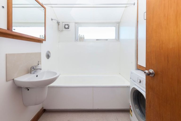 Photo of property in 21 Newbridge Place, Ilam, Christchurch, 8041