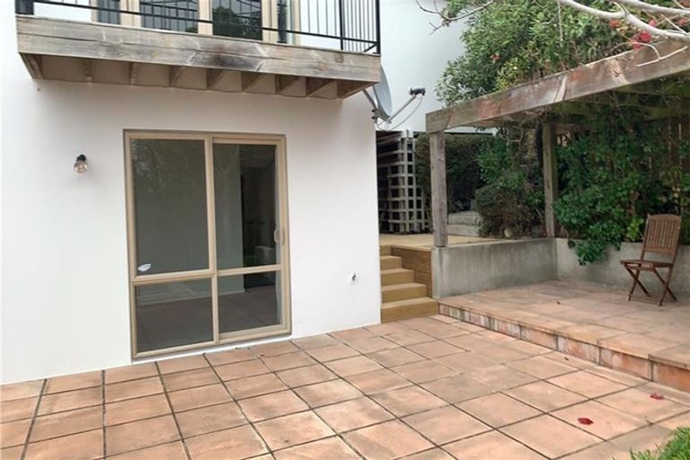 Photo of property in 86 Mount Pleasant Road, Mount Pleasant, Christchurch, 8081