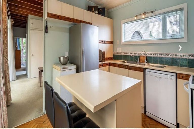 Photo of property in 28 Brunton Place, Glenfield, Auckland, 0629