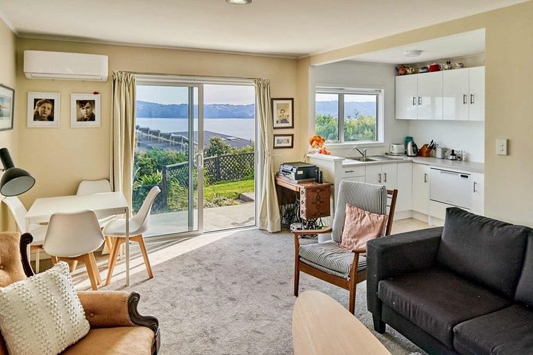 Photo of property in 8a Nikau Road, Point Howard, Lower Hutt, 5013