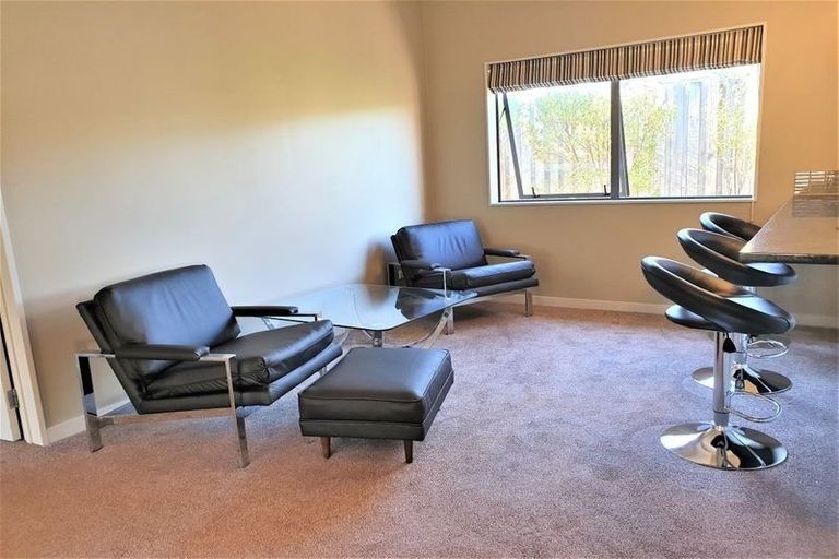 Photo of property in 48 Huntington Park Drive, Greenhithe, Auckland, 0632