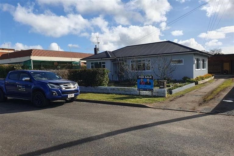 Photo of property in 10 William Street, Marton, 4710