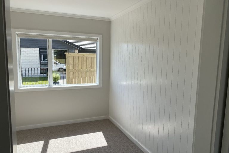 Photo of property in 2 Grove Lane, Omokoroa, 3114