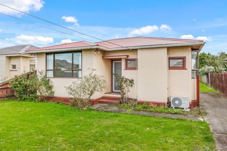 Photo of property in 91 Mackworth Street, Woolston, Christchurch, 8062
