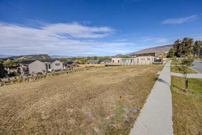 Photo of property in 7 Stoneleigh Drive, Wanaka, 9305