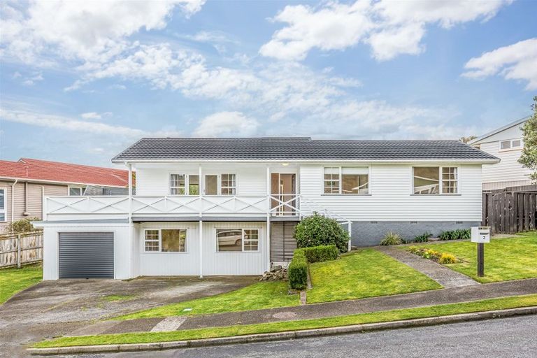 Photo of property in 3 Findhorn Place, Papakowhai, Porirua, 5024