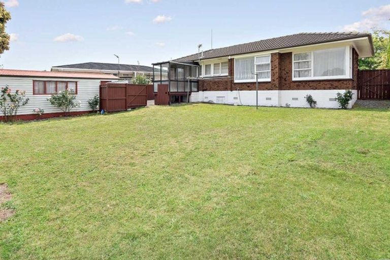 Photo of property in 49 Tupaki Place, Pakuranga Heights, Auckland, 2010