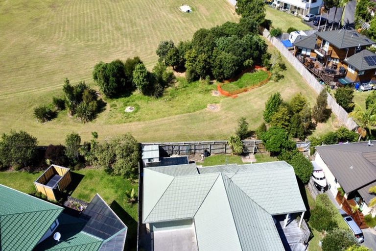 Photo of property in 15 Hobie Court, West Harbour, Auckland, 0618