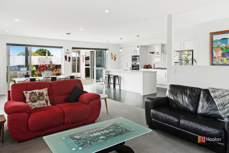 Photo of property in 15 Browns Drive, Waihi Beach, 3611