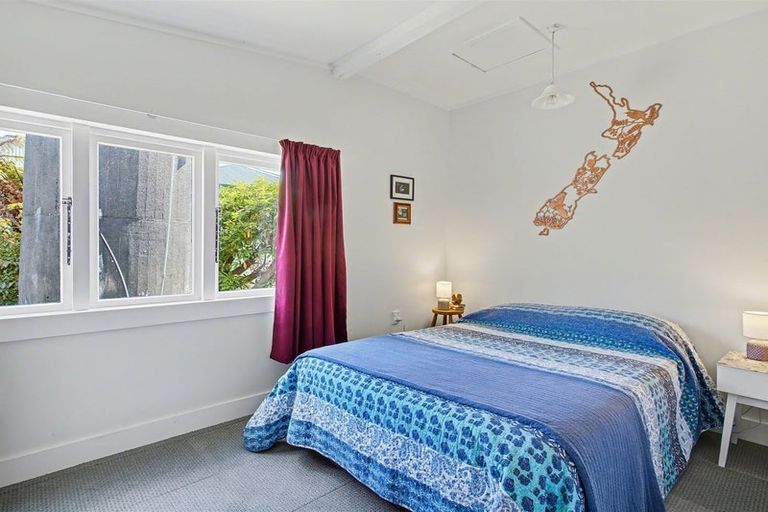 Photo of property in 10 Greenfield Street, Hector, 7822