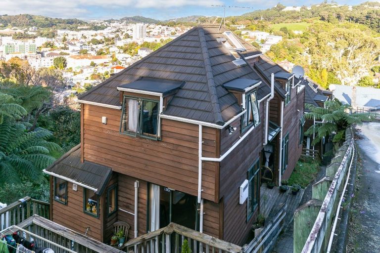 Photo of property in 45 Devon Street, Aro Valley, Wellington, 6021