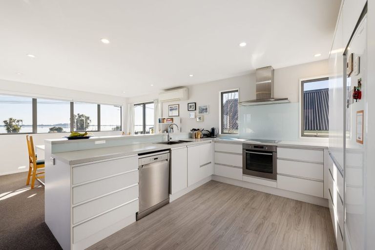 Photo of property in 6 Mccormacks Bay Road, Mount Pleasant, Christchurch, 8081