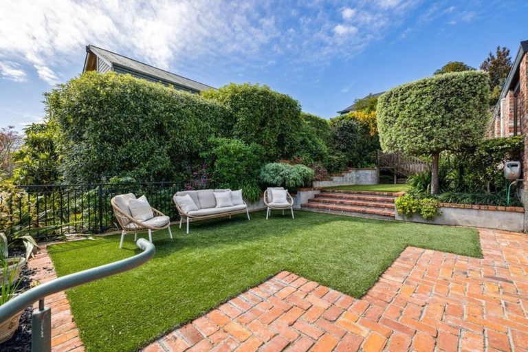 Photo of property in 5 Shalamar Drive, Cashmere, Christchurch, 8022