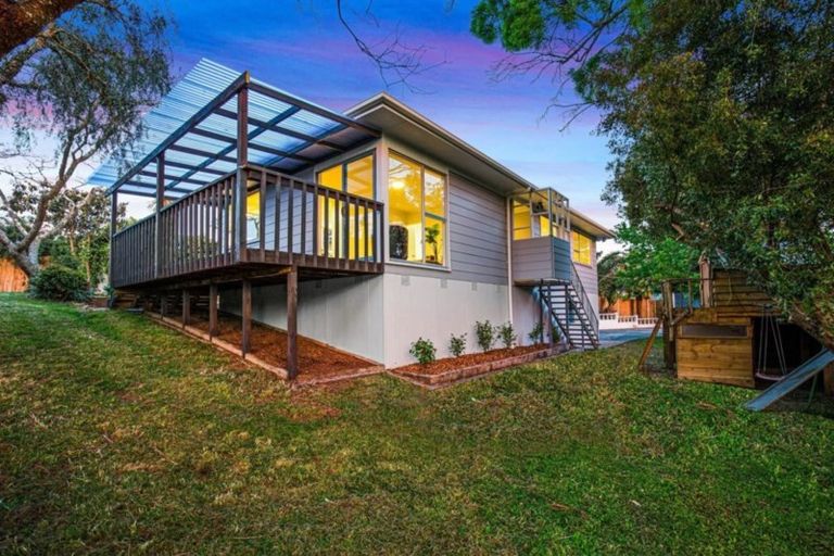 Photo of property in 1/263 Henderson Valley Road, Henderson, Auckland, 0612