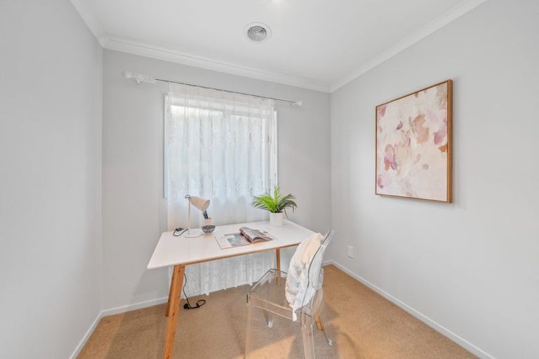 Photo of property in 71 Grenada Drive, Grenada Village, Wellington, 6037