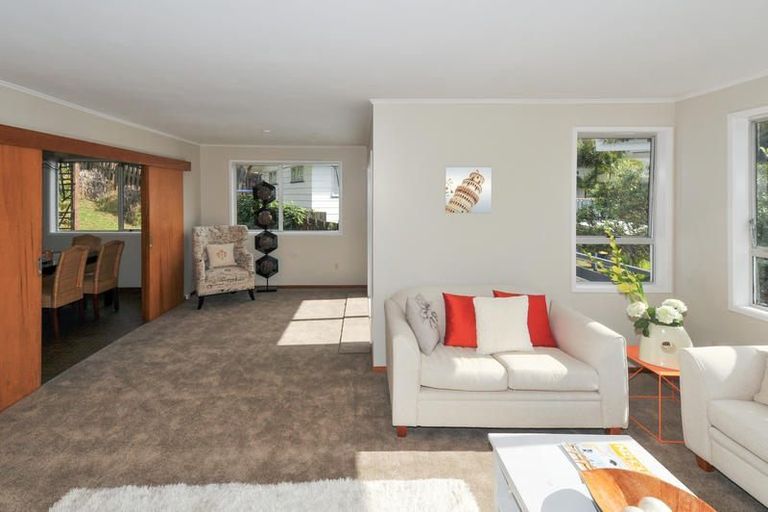 Photo of property in 48 Regency Place, Sunnynook, Auckland, 0632