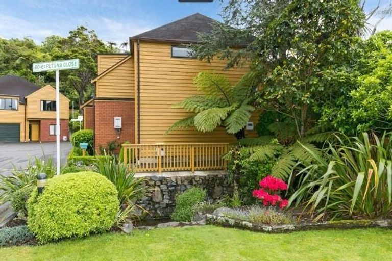 Photo of property in 61 Futuna Close, Karori, Wellington, 6012