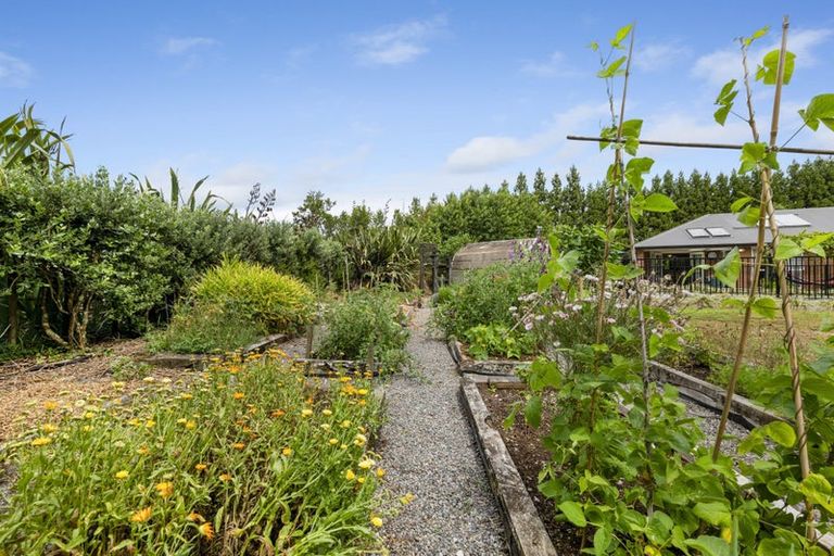 Photo of property in 1096 Egmont Road, Egmont Village, New Plymouth, 4372