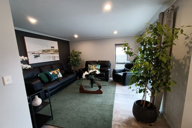 Photo of property in 13 Atherton Terrace, Churton Park, Wellington, 6037