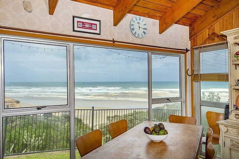 Photo of property in 18 Coates Avenue, Baylys Beach, Dargaville, 0377