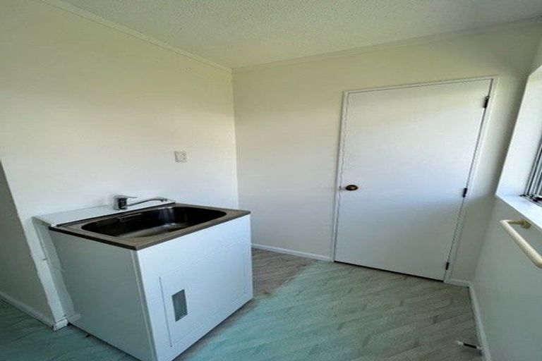 Photo of property in 9/169 Whites Line East, Waiwhetu, Lower Hutt, 5010