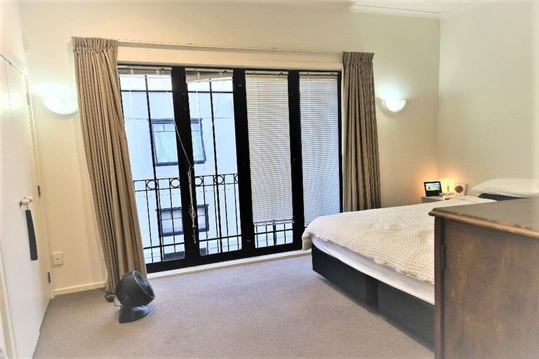 Photo of property in 74 Salamanca Road, Sunnynook, Auckland, 0620