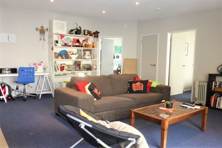 Photo of property in 4/35 Home Street, Mount Victoria, Wellington, 6011