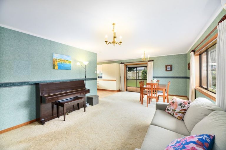 Photo of property in 2/4 Miriam Corban Heights, Henderson, Auckland, 0612